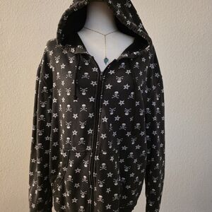 Black Skull and Star Patterned Hoodie